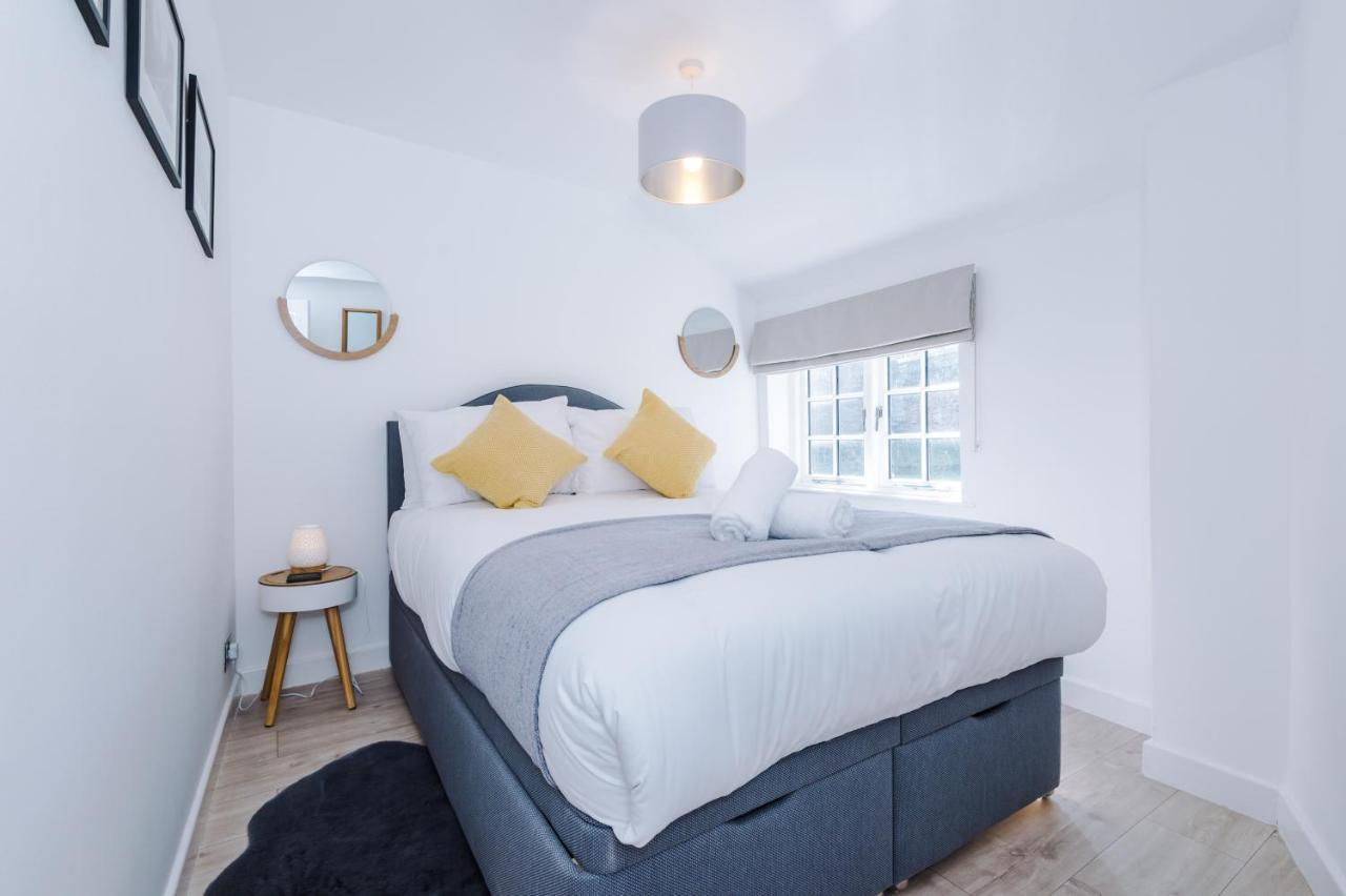 Stylish Home With Canal Views Chester Luaran gambar