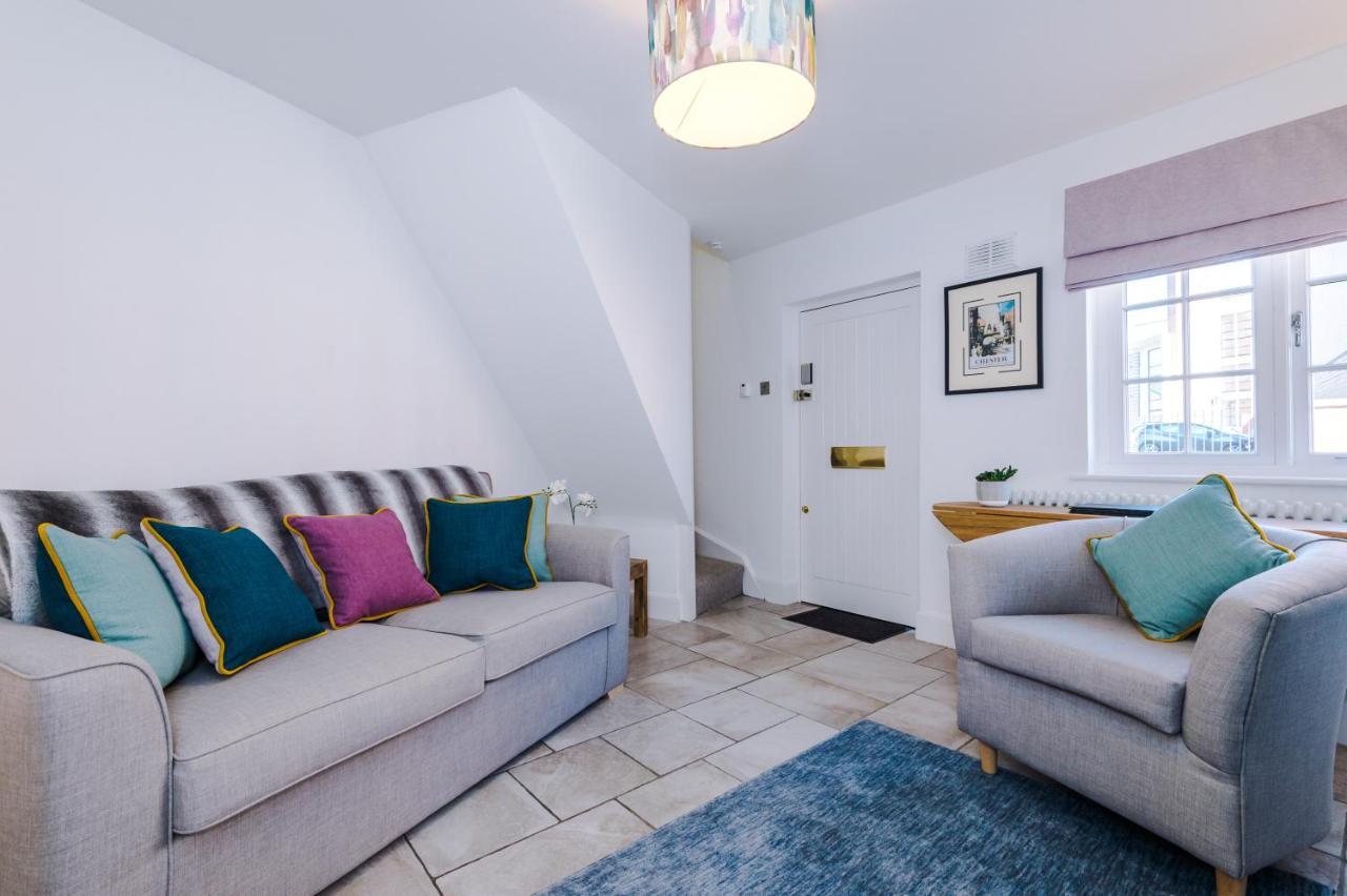 Stylish Home With Canal Views Chester Luaran gambar