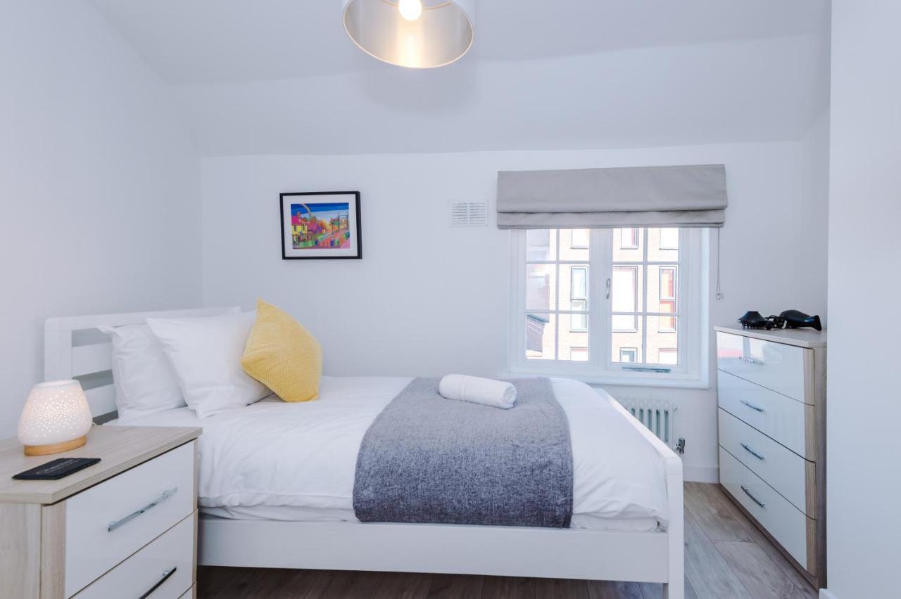 Stylish Home With Canal Views Chester Luaran gambar